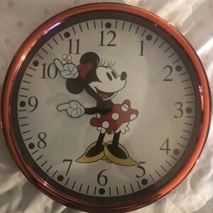 Minnie mouse clock